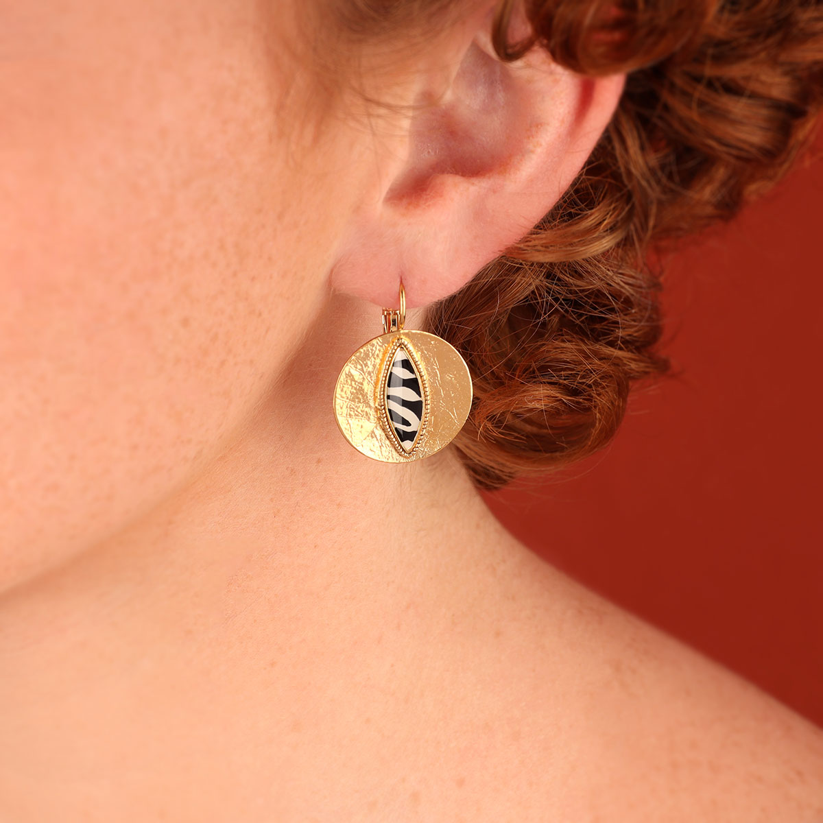 Taratata Zebra Lever Back Earrings H25-04723-202