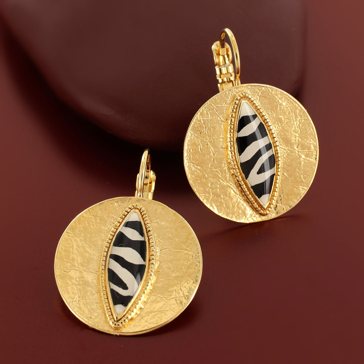 Taratata Zebra Lever Back Earrings H25-04723-202