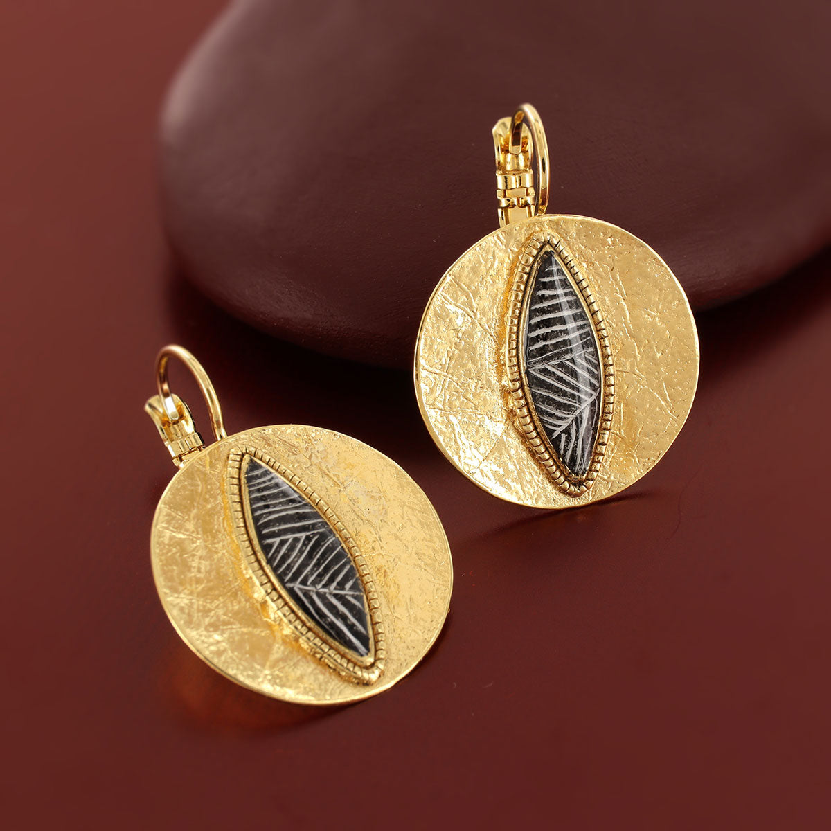 Taratata Zebra Lever Back Earrings H25-04726-202