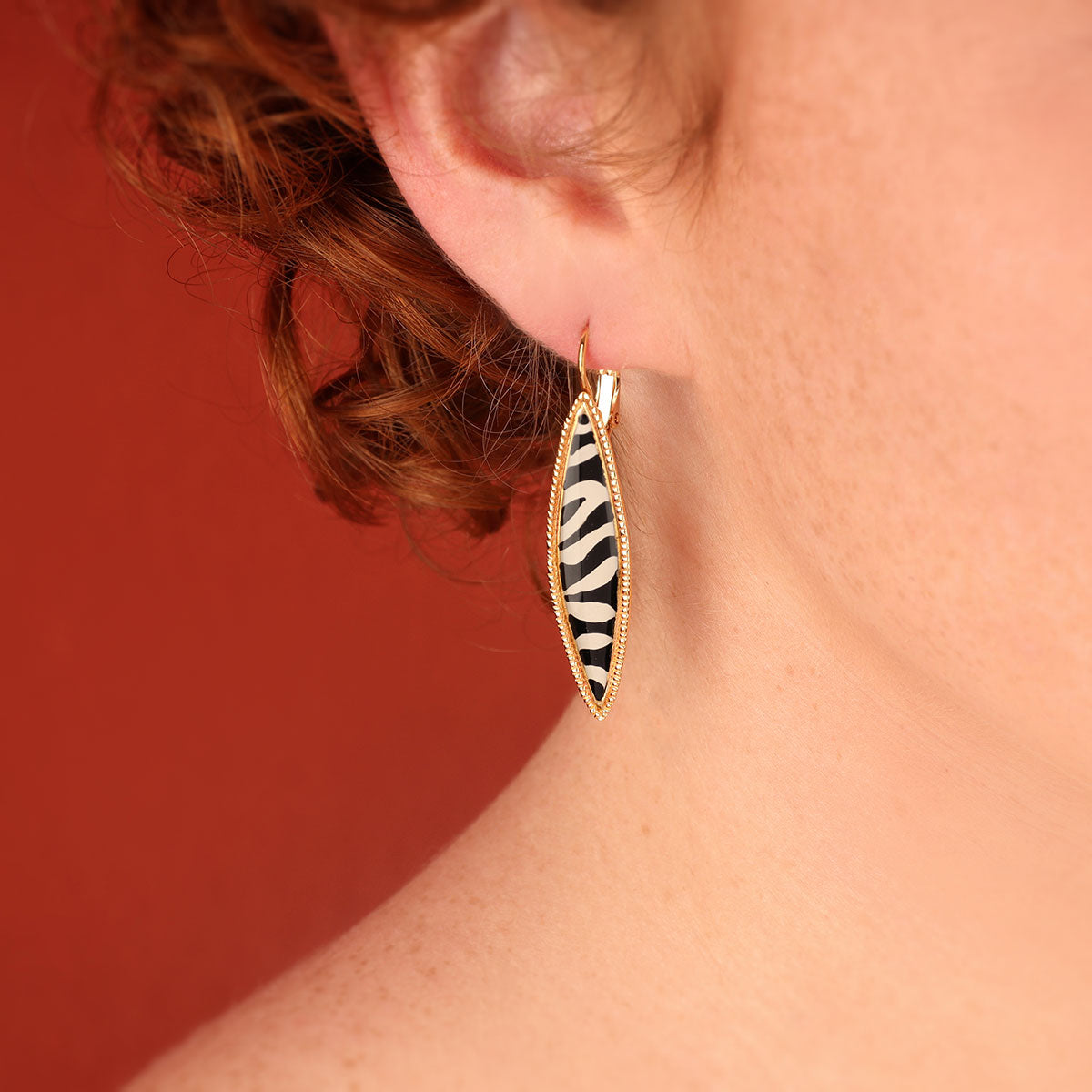 Taratata Zebra Lever Back Earrings H25-04730-202